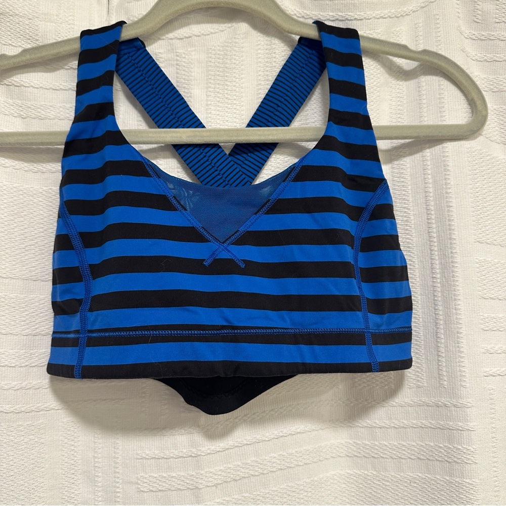 Lululemon sports bra